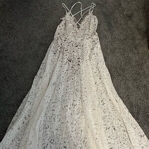 Lulus size M, white fun summer dress with thigh split